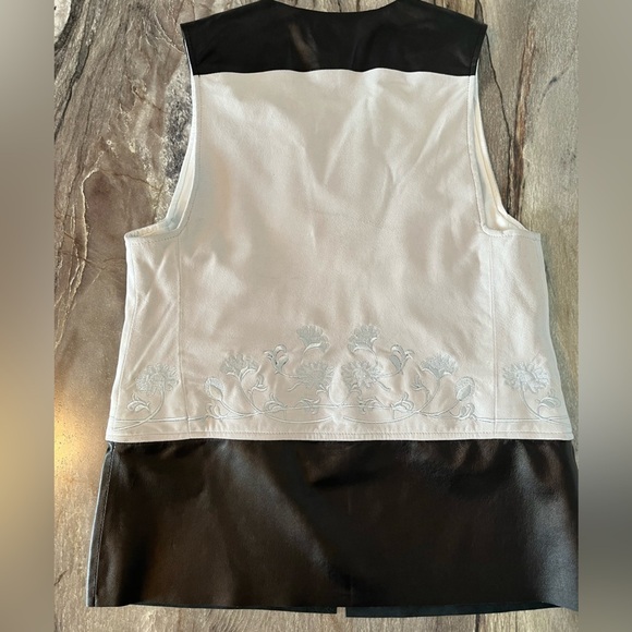 Lamarque Goat Suede / Leather Vest Light Grey with Flower Design Loose Fit - Picture 4 of 16